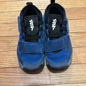 JORDAN ZION 2 PS 'ONE NEVER DONE'
Blue suede FD4092-410